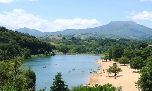 lac de st pée sur nivelle top 10 des destinations au pays basque
